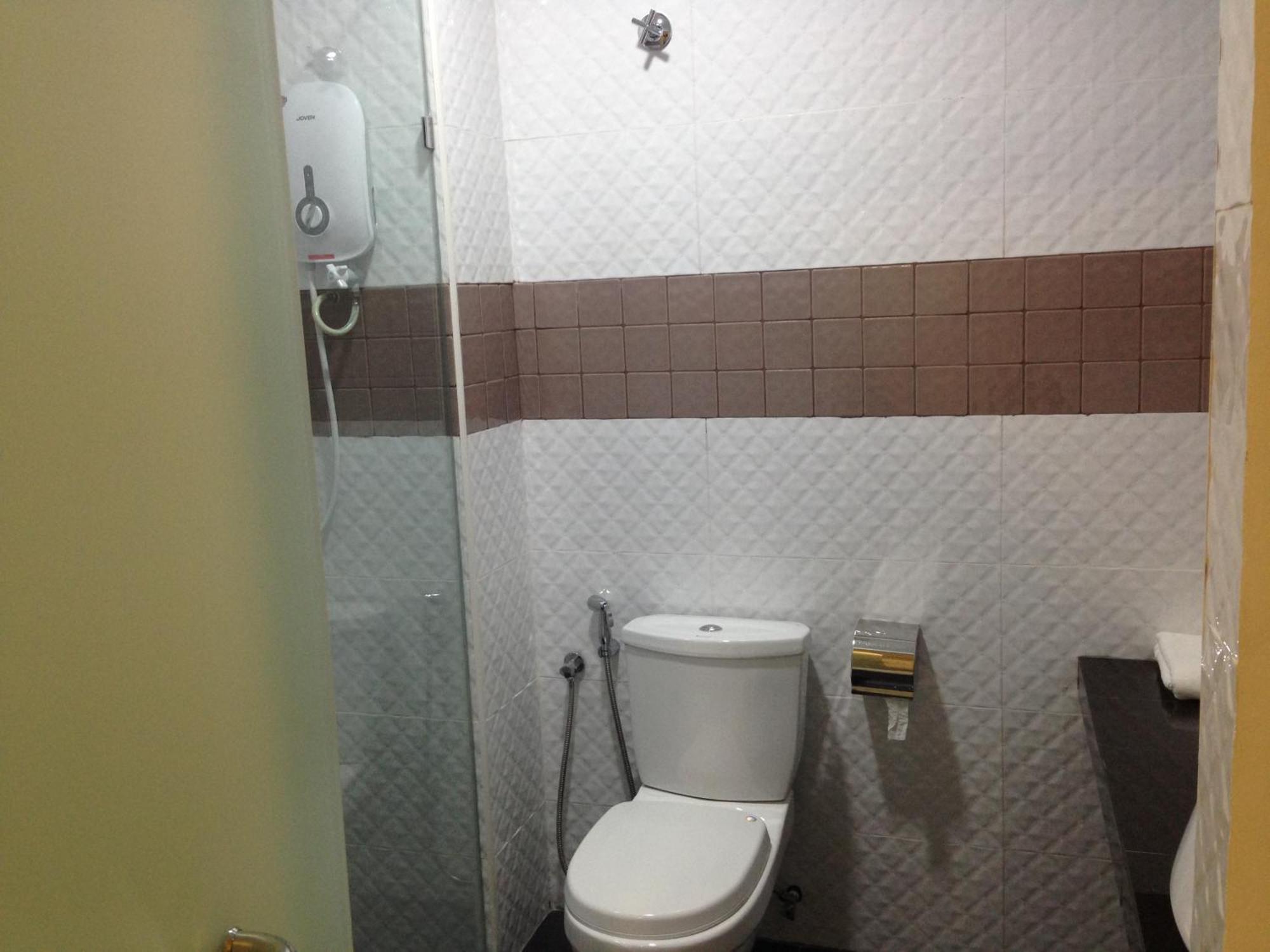 Crystal Garden Hotel - Seri Kembangan Rum bild
