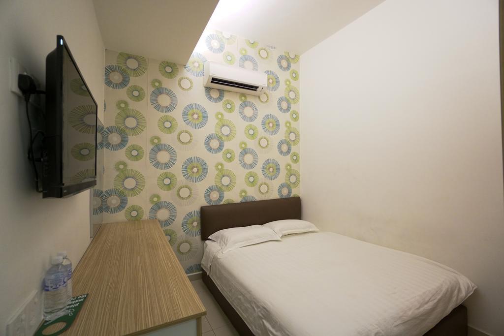 Crystal Garden Hotel - Seri Kembangan Exteriör bild